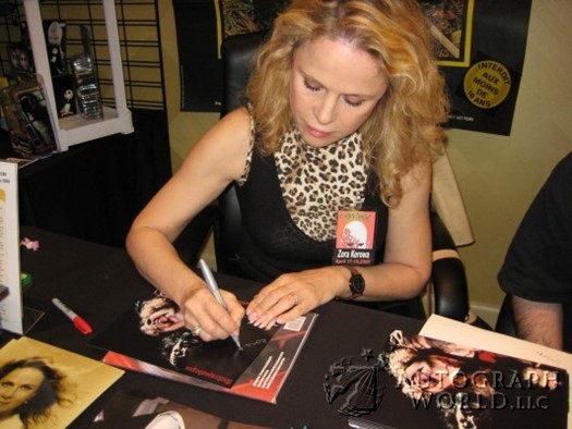 Zora Kerova autograph